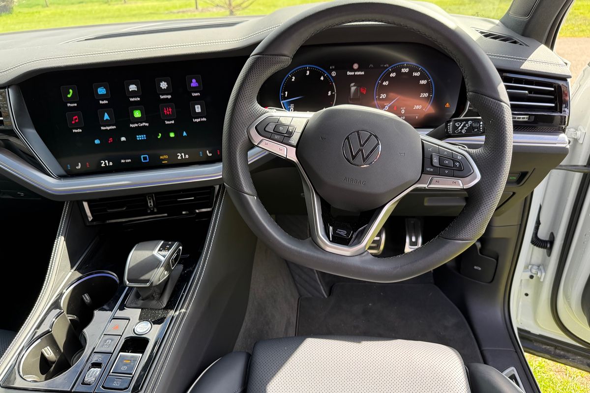 2024 Volkswagen Touareg 210TDI R-Line RC