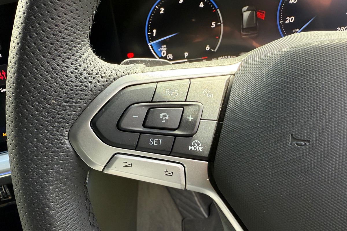2024 Volkswagen Touareg 210TDI R-Line RC
