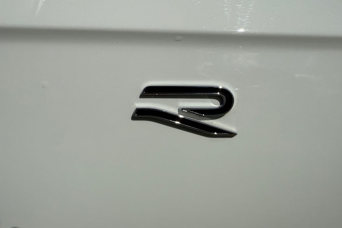 2024 Volkswagen Touareg 210TDI R-Line RC