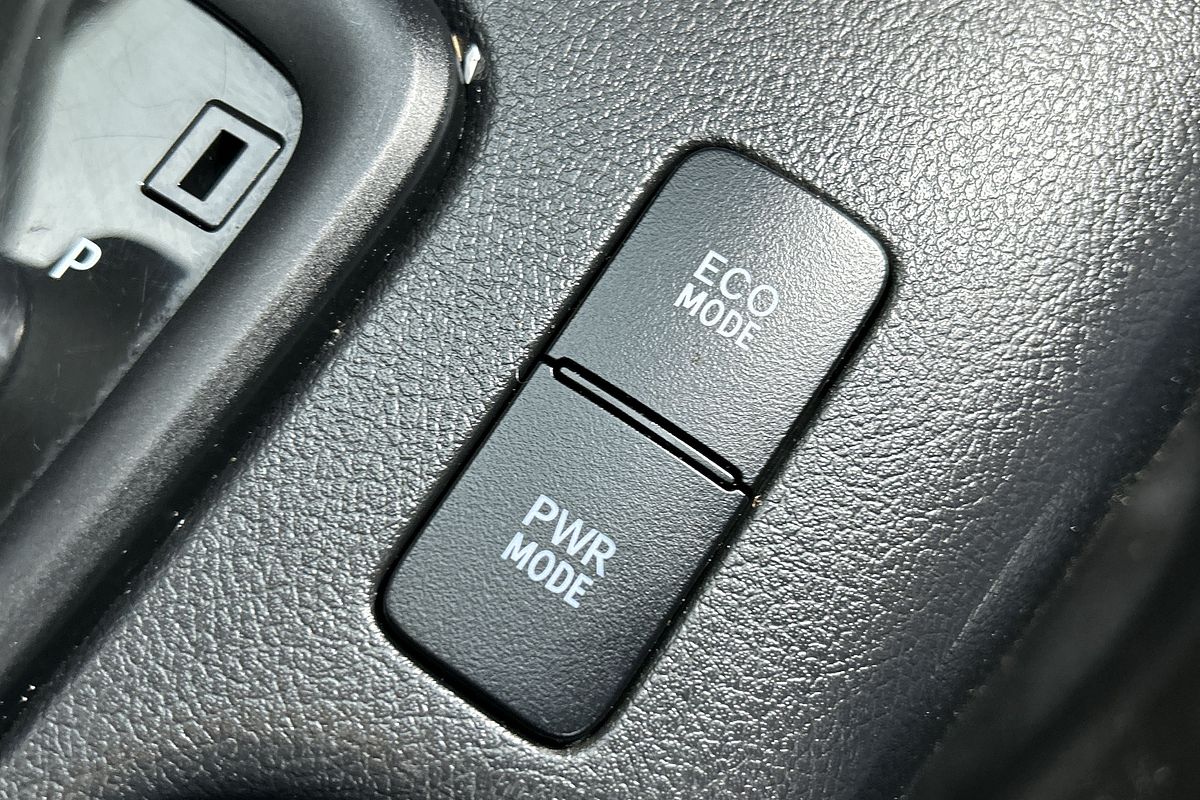 2019 Toyota Hilux SR GUN126R 4X4