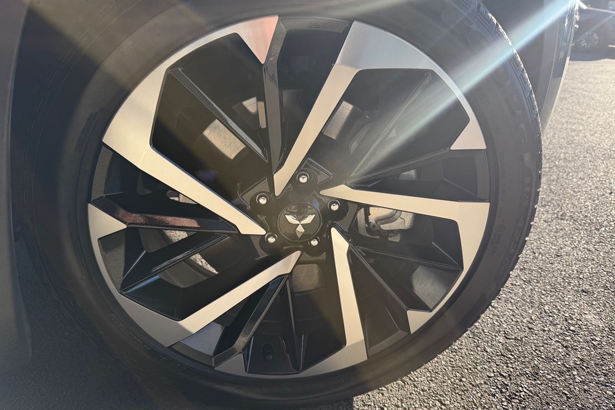 2023 Mitsubishi Outlander PHEV Exceed ZM
