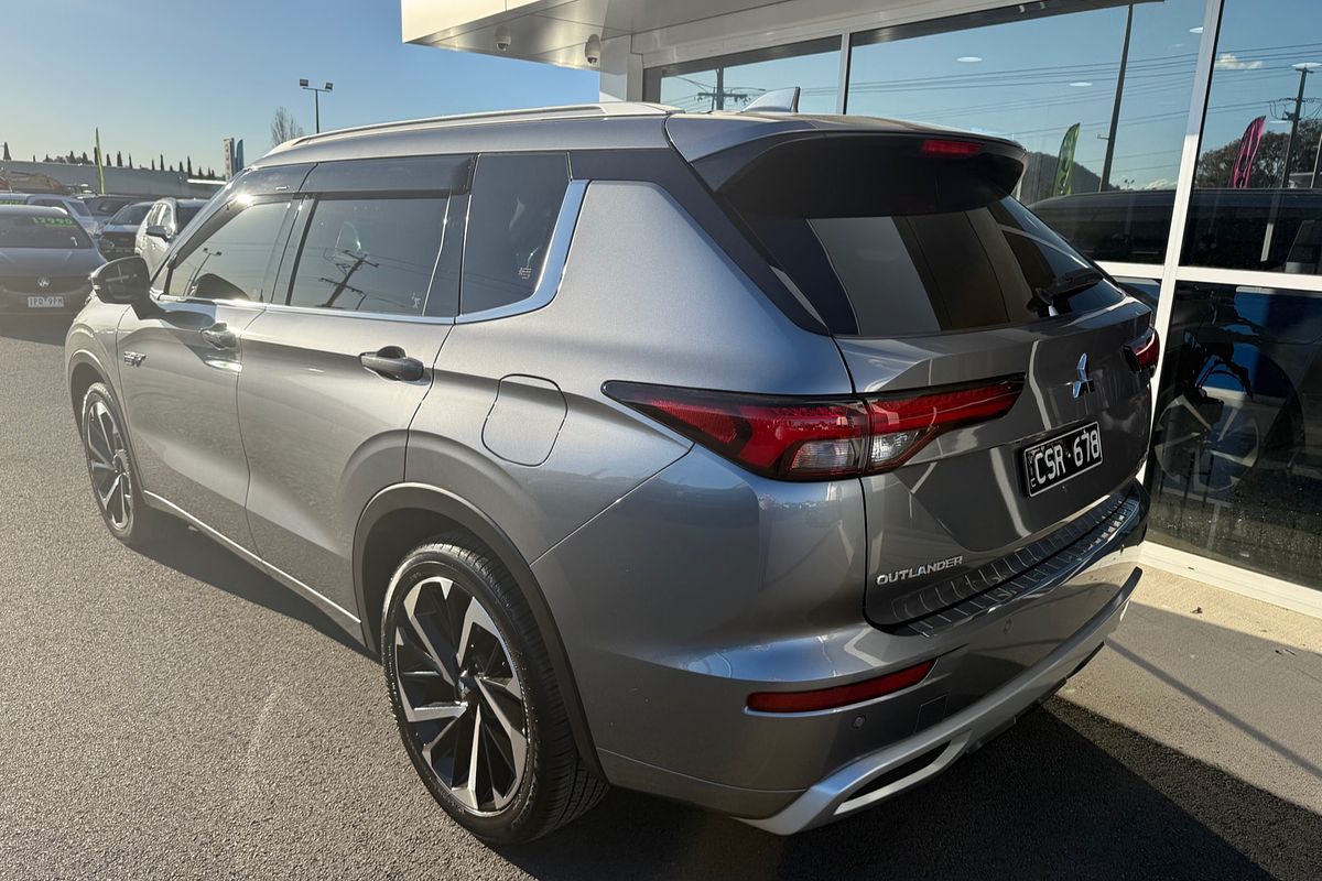 2023 Mitsubishi Outlander PHEV Exceed ZM
