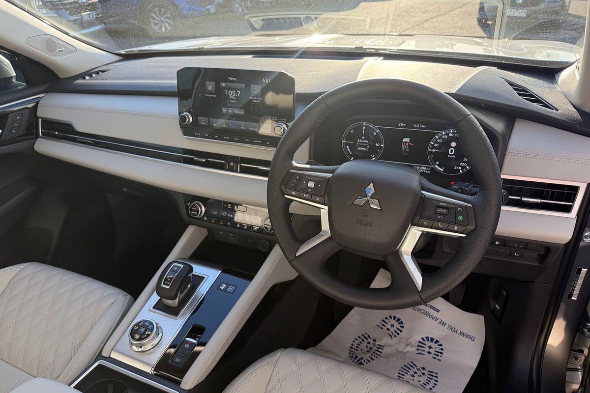 2023 Mitsubishi Outlander PHEV Exceed ZM