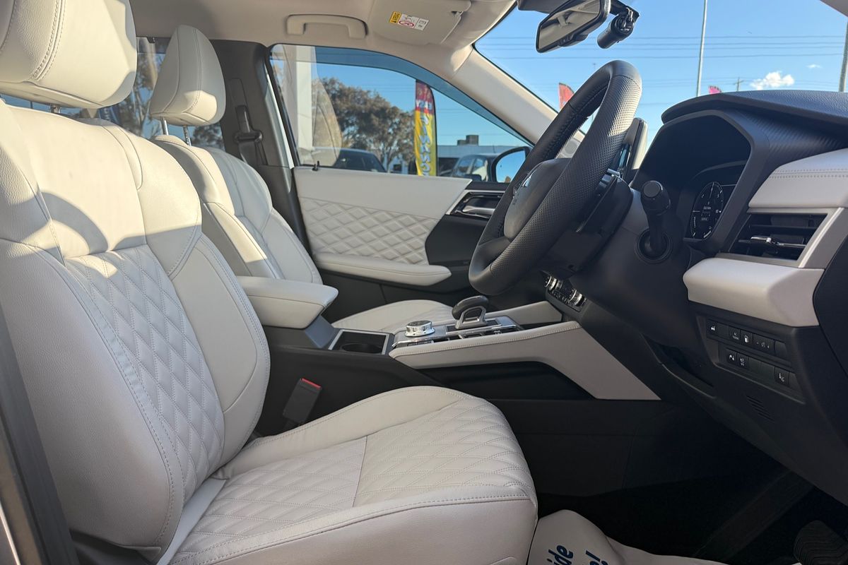 2023 Mitsubishi Outlander PHEV Exceed ZM