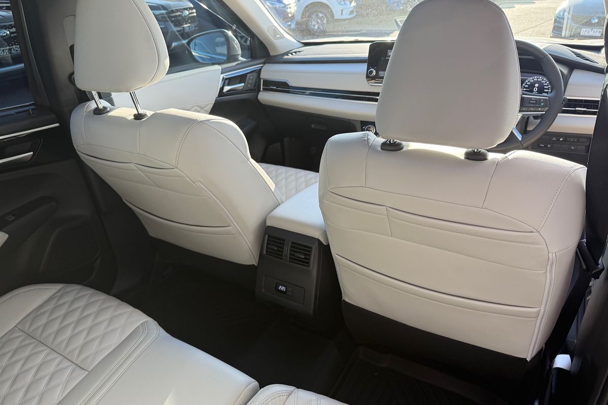 2023 Mitsubishi Outlander PHEV Exceed ZM