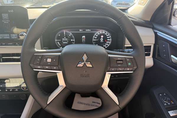 2023 Mitsubishi Outlander PHEV Exceed ZM