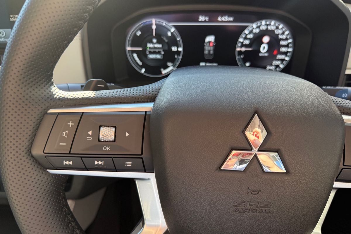 2023 Mitsubishi Outlander PHEV Exceed ZM