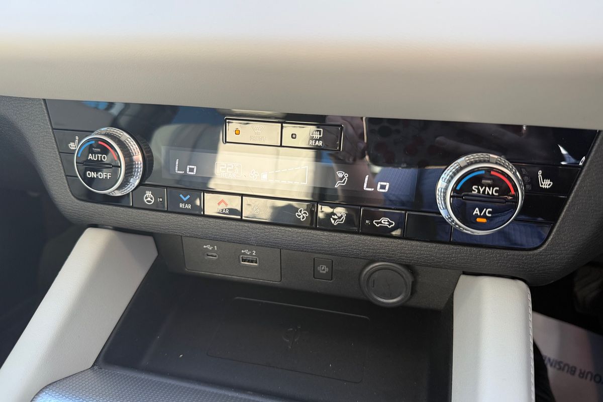 2023 Mitsubishi Outlander PHEV Exceed ZM