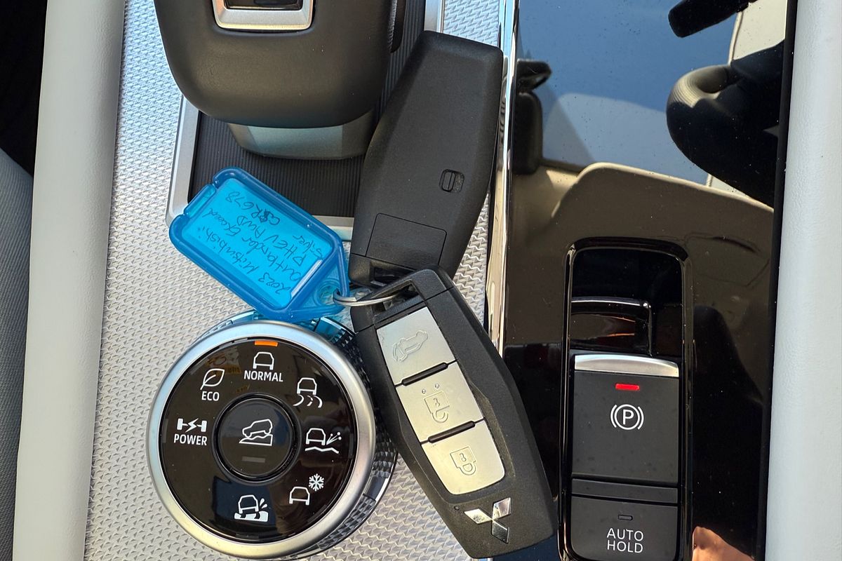 2023 Mitsubishi Outlander PHEV Exceed ZM