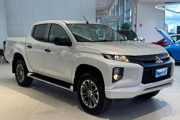 2022 Mitsubishi Triton GLX-R MR 4X4