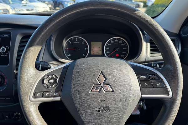 2017 Mitsubishi Triton GLX MQ 4X4