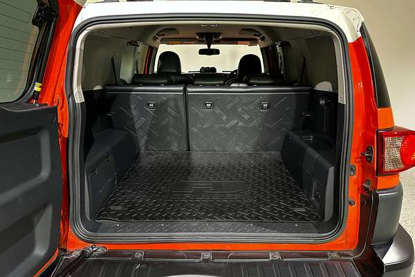 2013 Toyota FJ Cruiser  GSJ15R