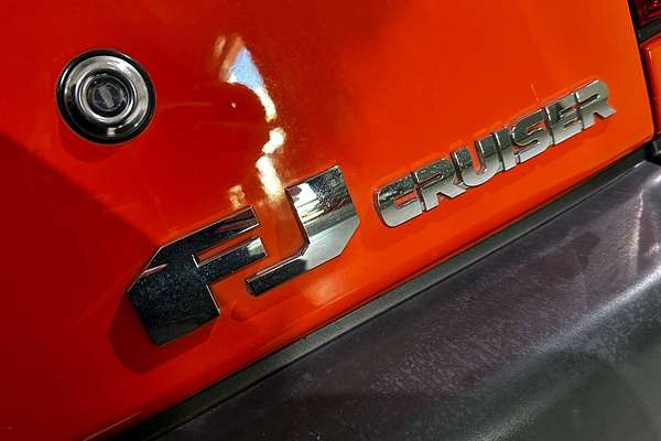 2013 Toyota FJ Cruiser  GSJ15R