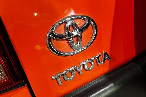 2013 Toyota FJ Cruiser  GSJ15R