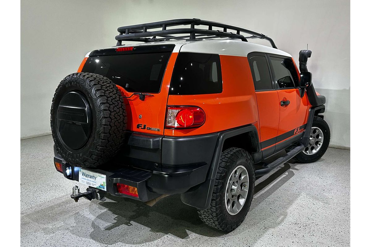 2013 Toyota FJ Cruiser  GSJ15R