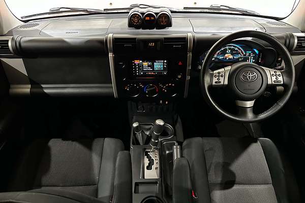 2013 Toyota FJ Cruiser  GSJ15R