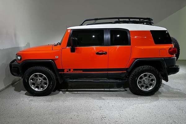 2013 Toyota FJ Cruiser  GSJ15R