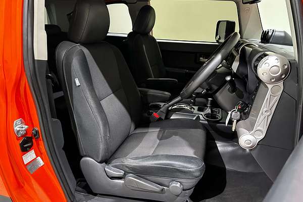 2013 Toyota FJ Cruiser  GSJ15R