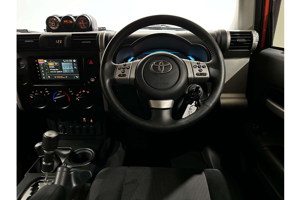 2013 Toyota FJ Cruiser  GSJ15R