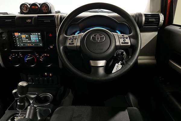 2013 Toyota FJ Cruiser  GSJ15R