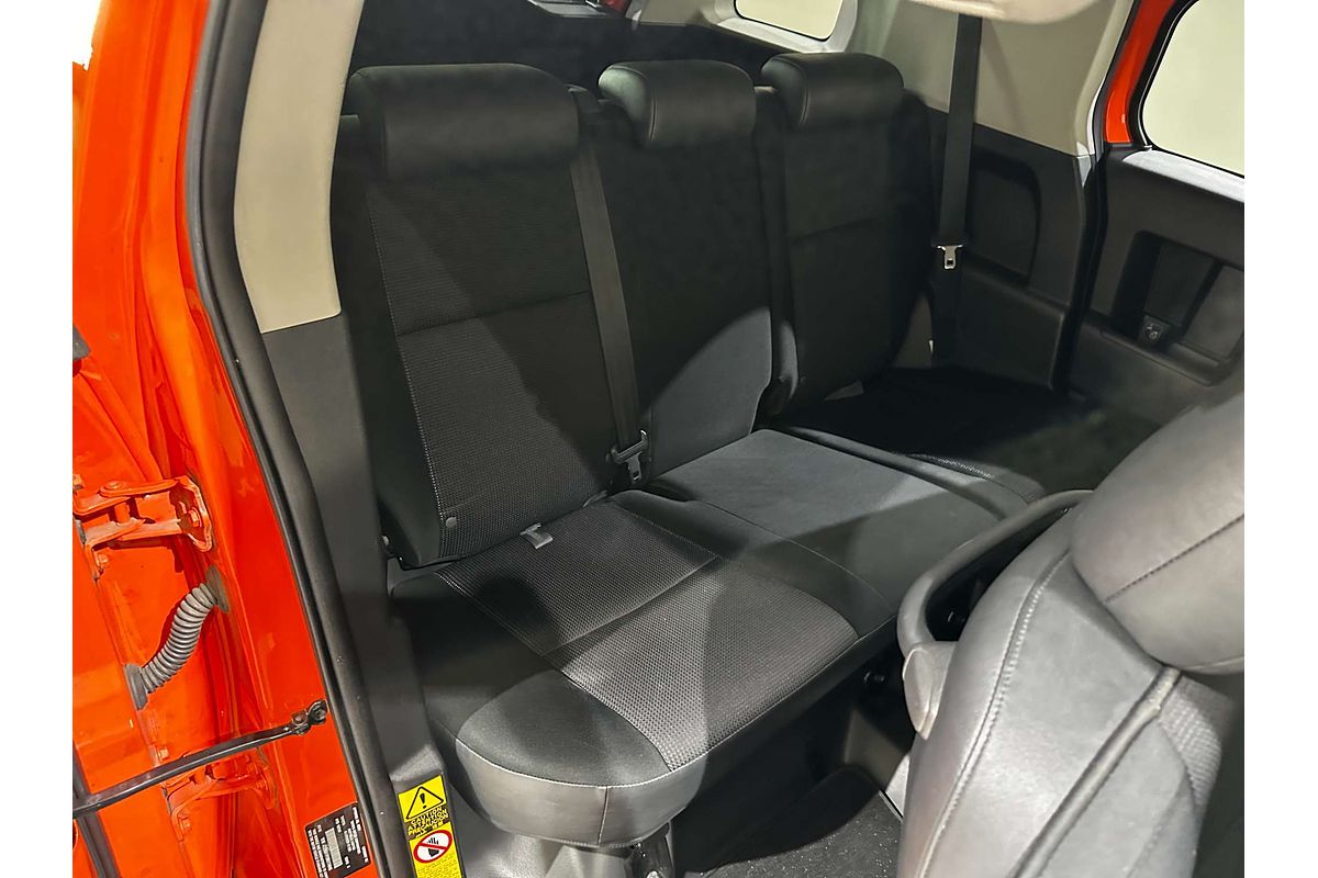2013 Toyota FJ Cruiser  GSJ15R