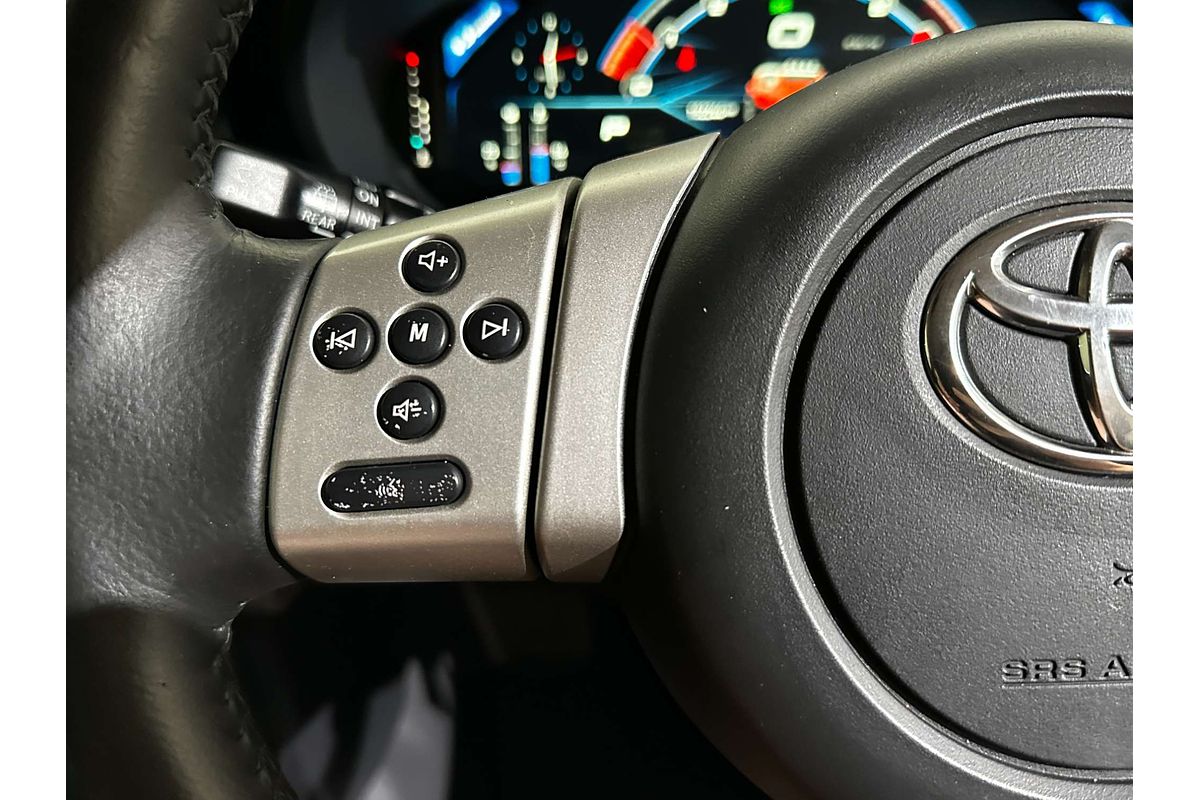 2013 Toyota FJ Cruiser  GSJ15R
