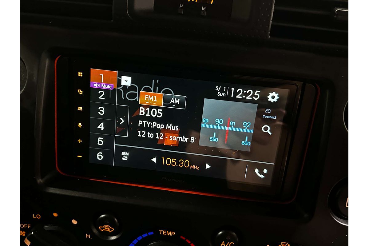 2013 Toyota FJ Cruiser  GSJ15R