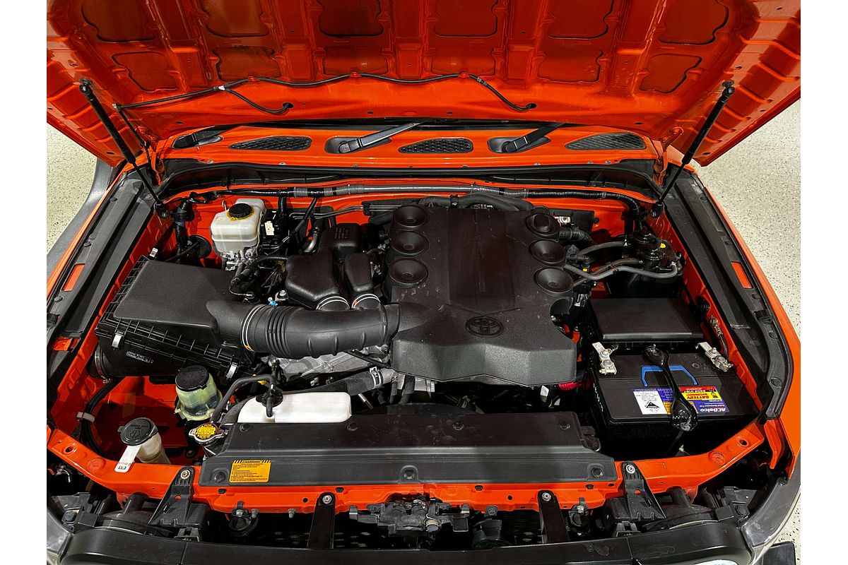 2013 Toyota FJ Cruiser  GSJ15R
