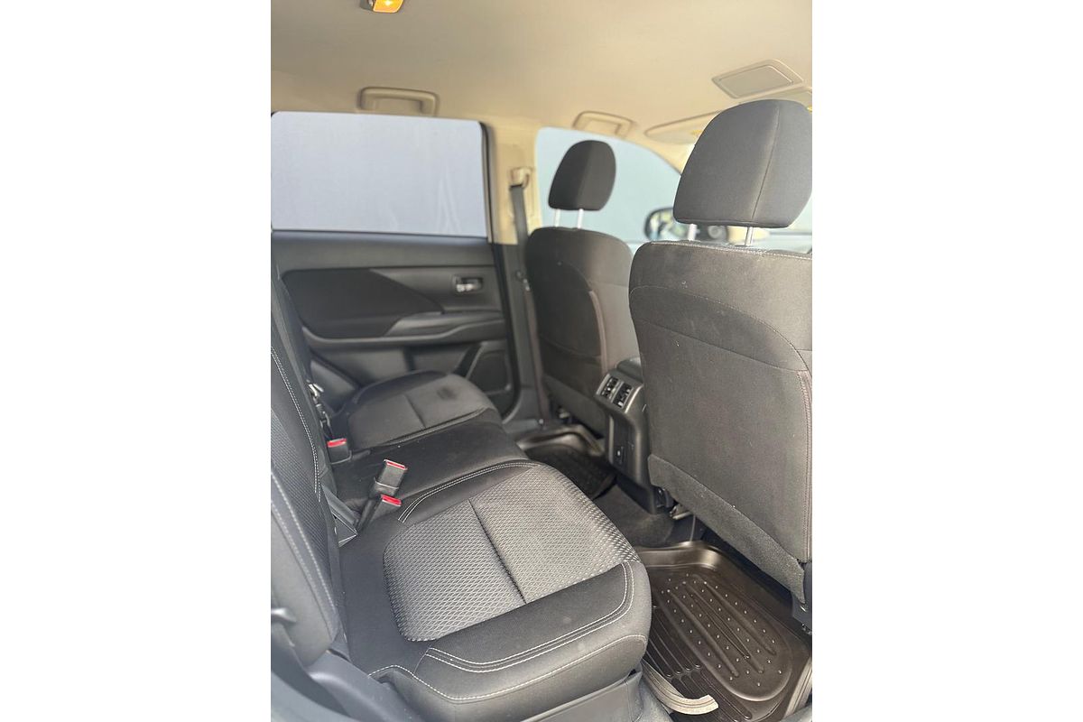 2019 Mitsubishi Outlander ES ADAS ZL