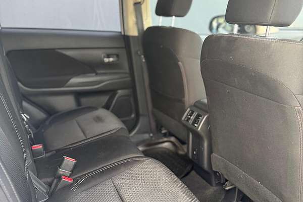 2019 Mitsubishi Outlander ES ADAS ZL