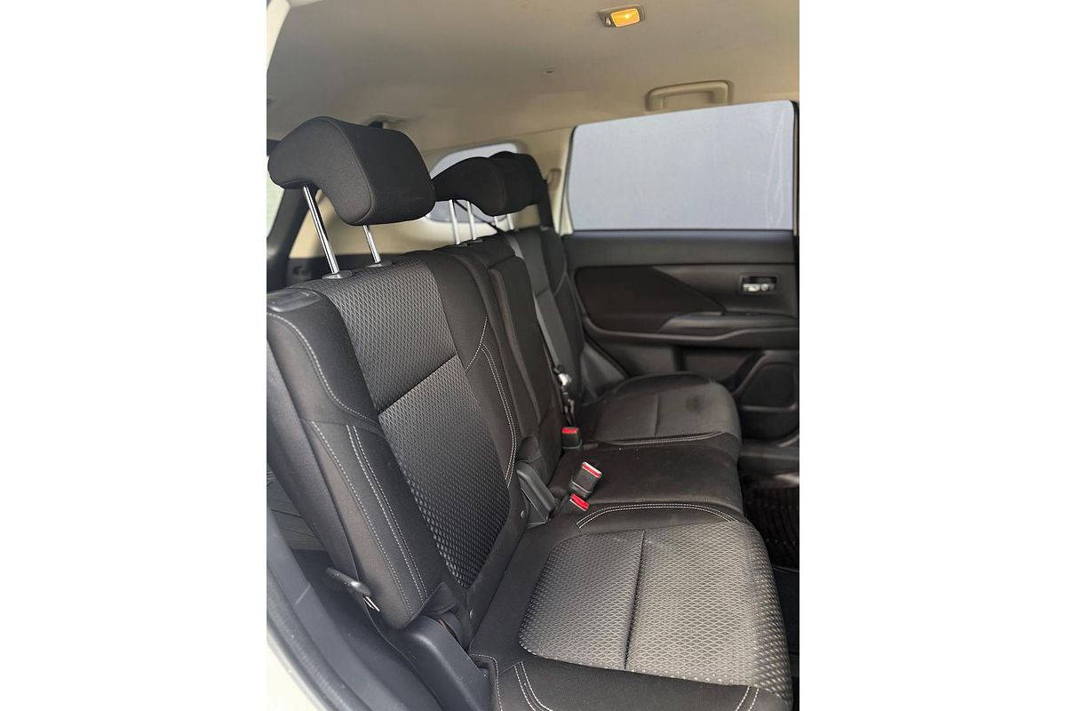 2019 Mitsubishi Outlander ES ADAS ZL