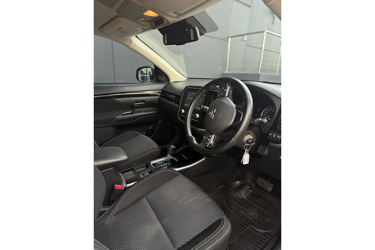 2019 Mitsubishi Outlander ES ADAS ZL