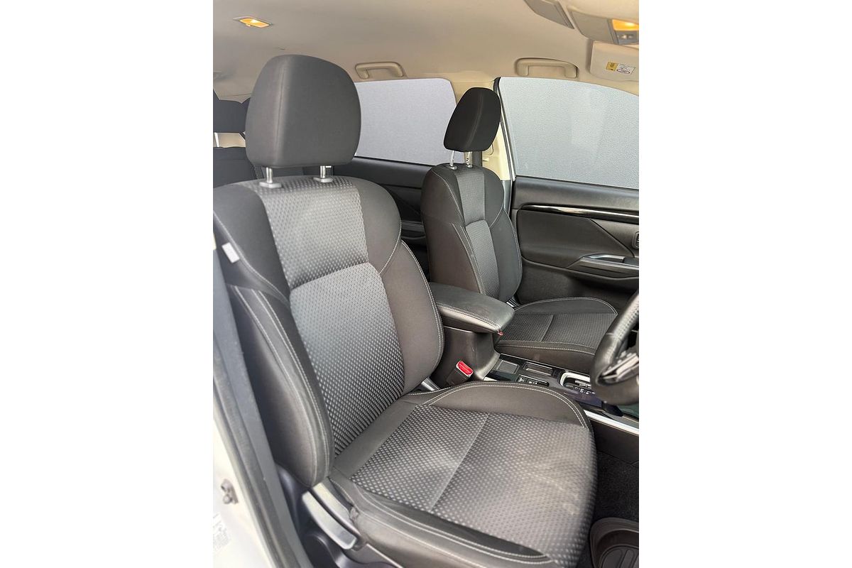 2019 Mitsubishi Outlander ES ADAS ZL