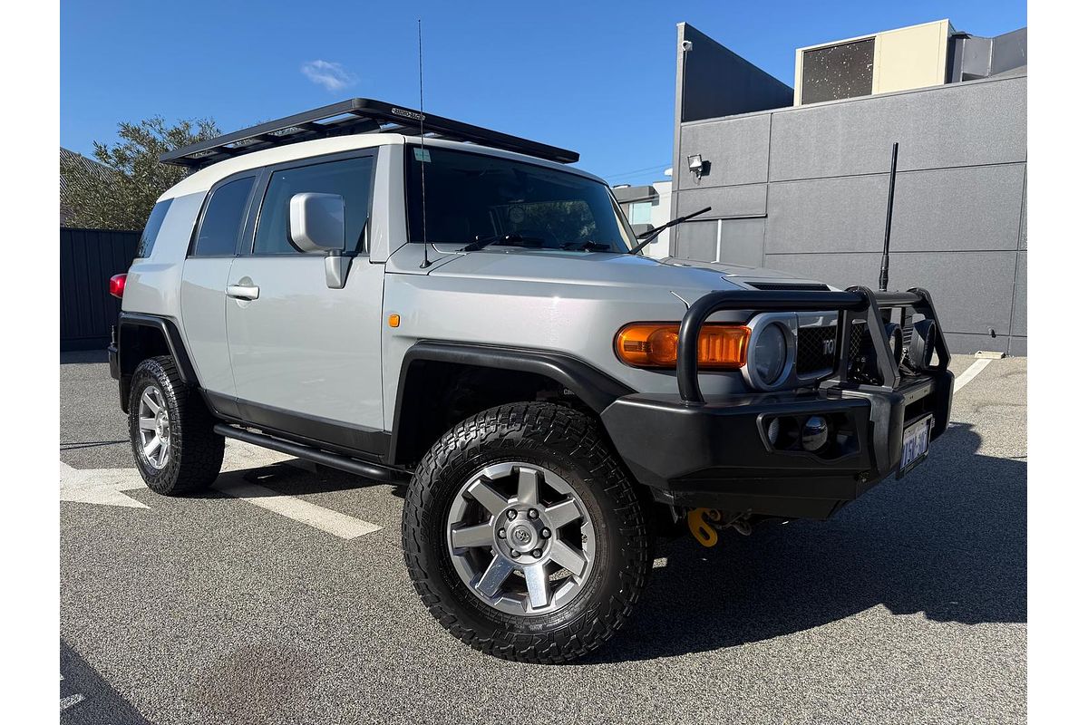 2014 Toyota FJ Cruiser GSJ15R