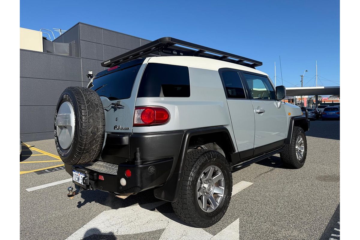2014 Toyota FJ Cruiser GSJ15R