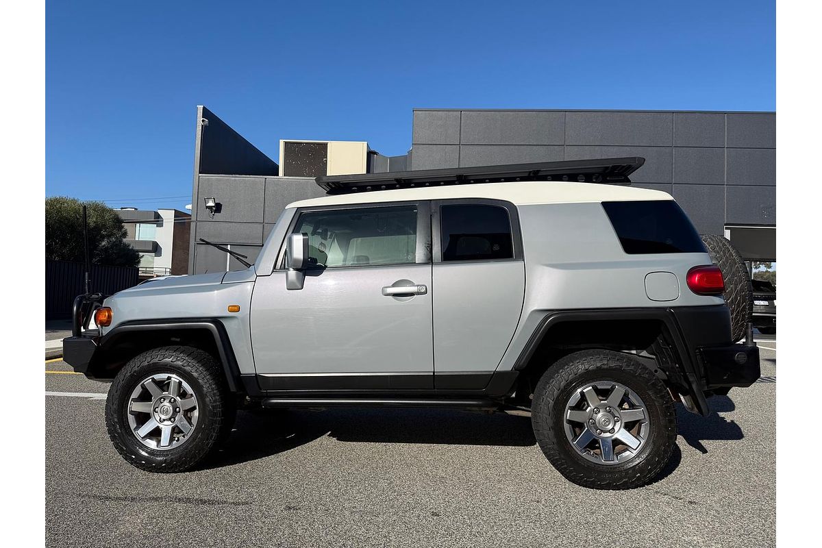 2014 Toyota FJ Cruiser GSJ15R