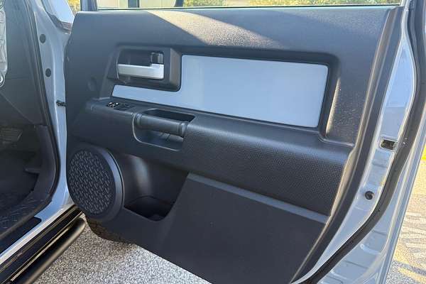 2014 Toyota FJ Cruiser GSJ15R