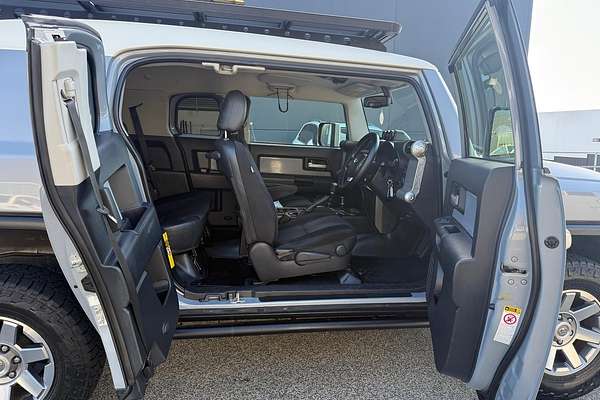 2014 Toyota FJ Cruiser GSJ15R