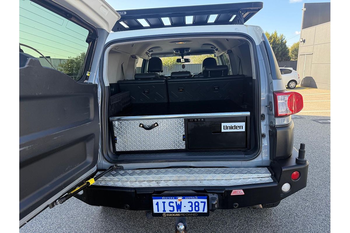 2014 Toyota FJ Cruiser GSJ15R
