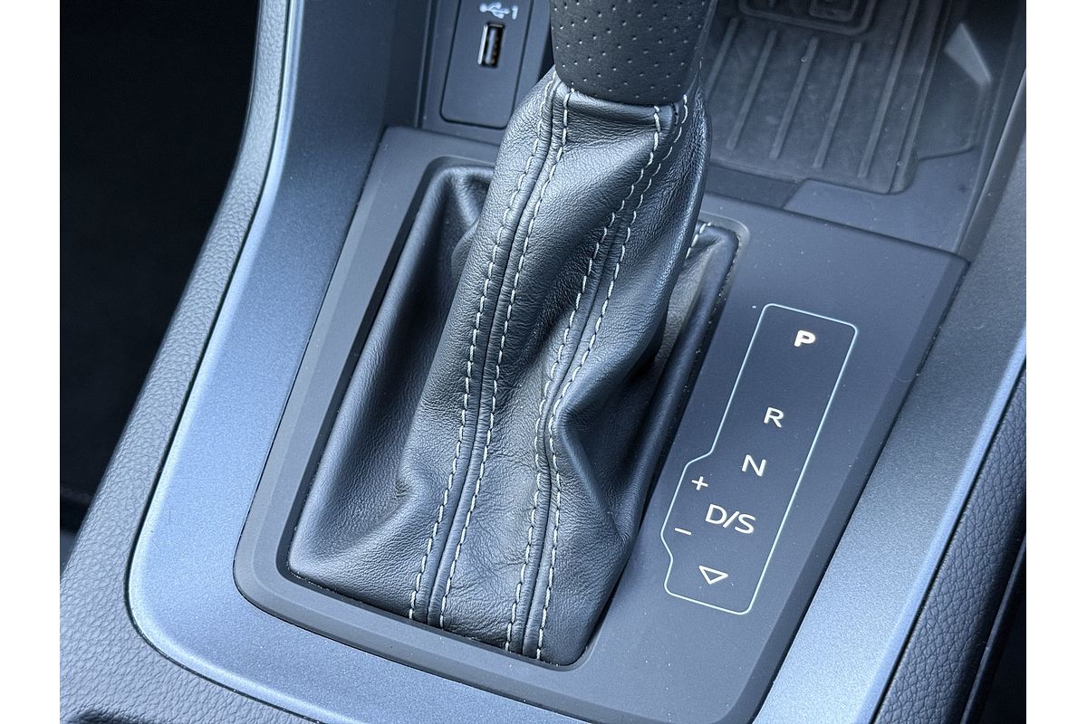 2020 Audi Q3 40 TFSI S line F3