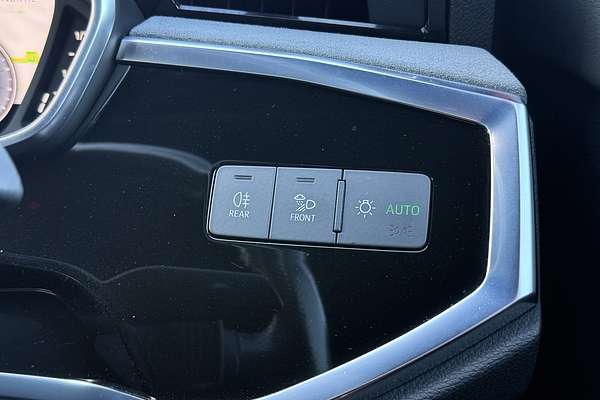 2020 Audi Q3 40 TFSI S line F3