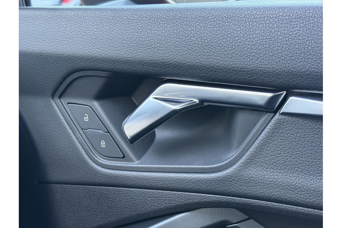 2020 Audi Q3 40 TFSI S line F3