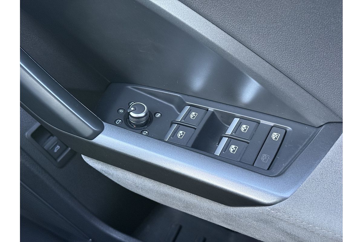 2020 Audi Q3 40 TFSI S line F3