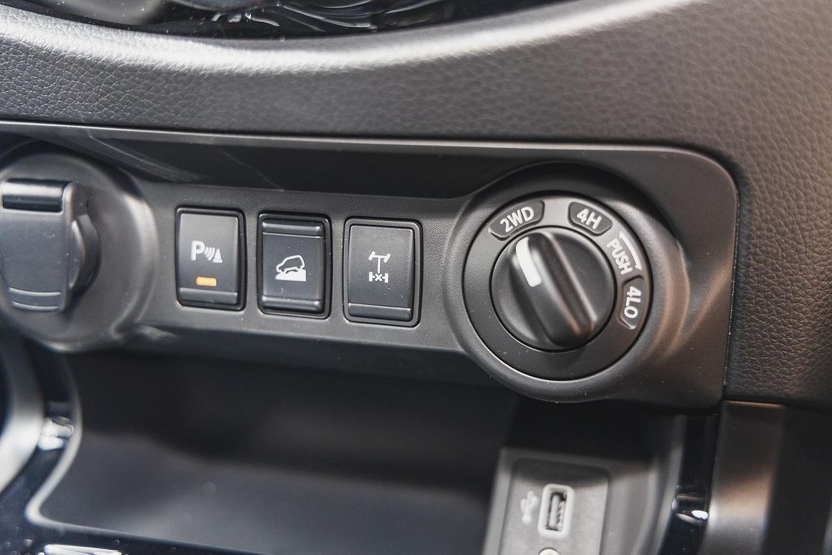 2025 Nissan Navara PRO-4X Warrior D23 4X4