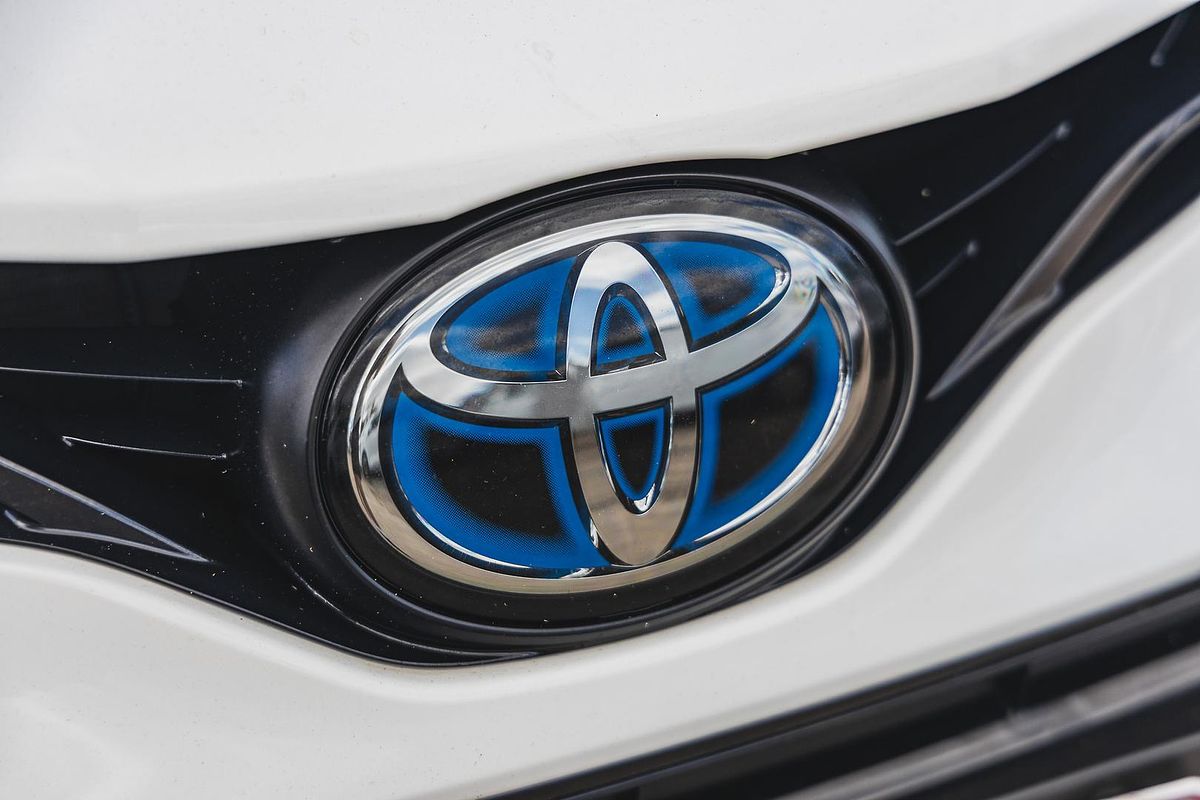 2024 Toyota Camry Ascent AXVH70R
