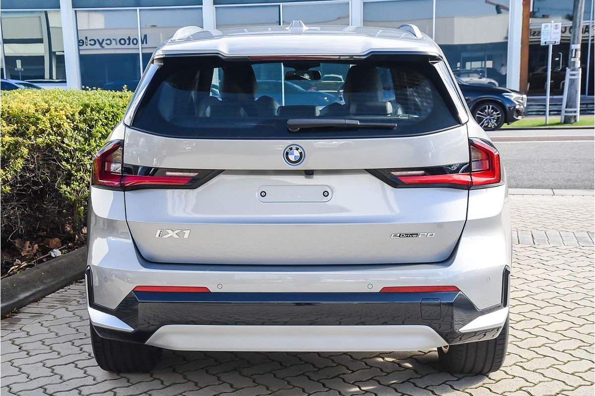 2024 BMW iX1 eDrive20 xLine U11