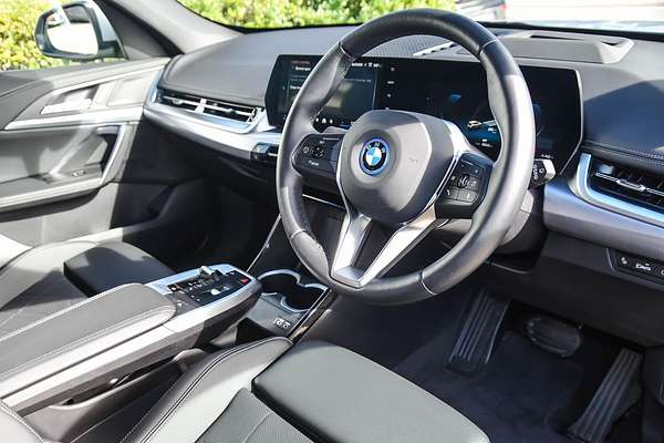 2024 BMW iX1 eDrive20 xLine U11