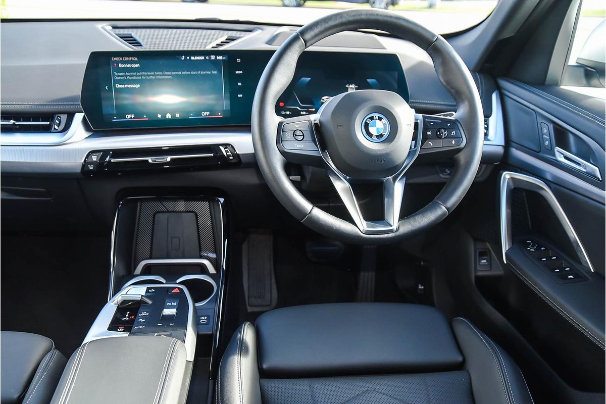 2024 BMW iX1 eDrive20 xLine U11