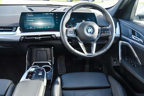 2024 BMW iX1 eDrive20 xLine U11