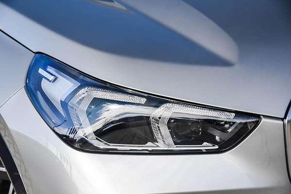 2024 BMW iX1 eDrive20 xLine U11
